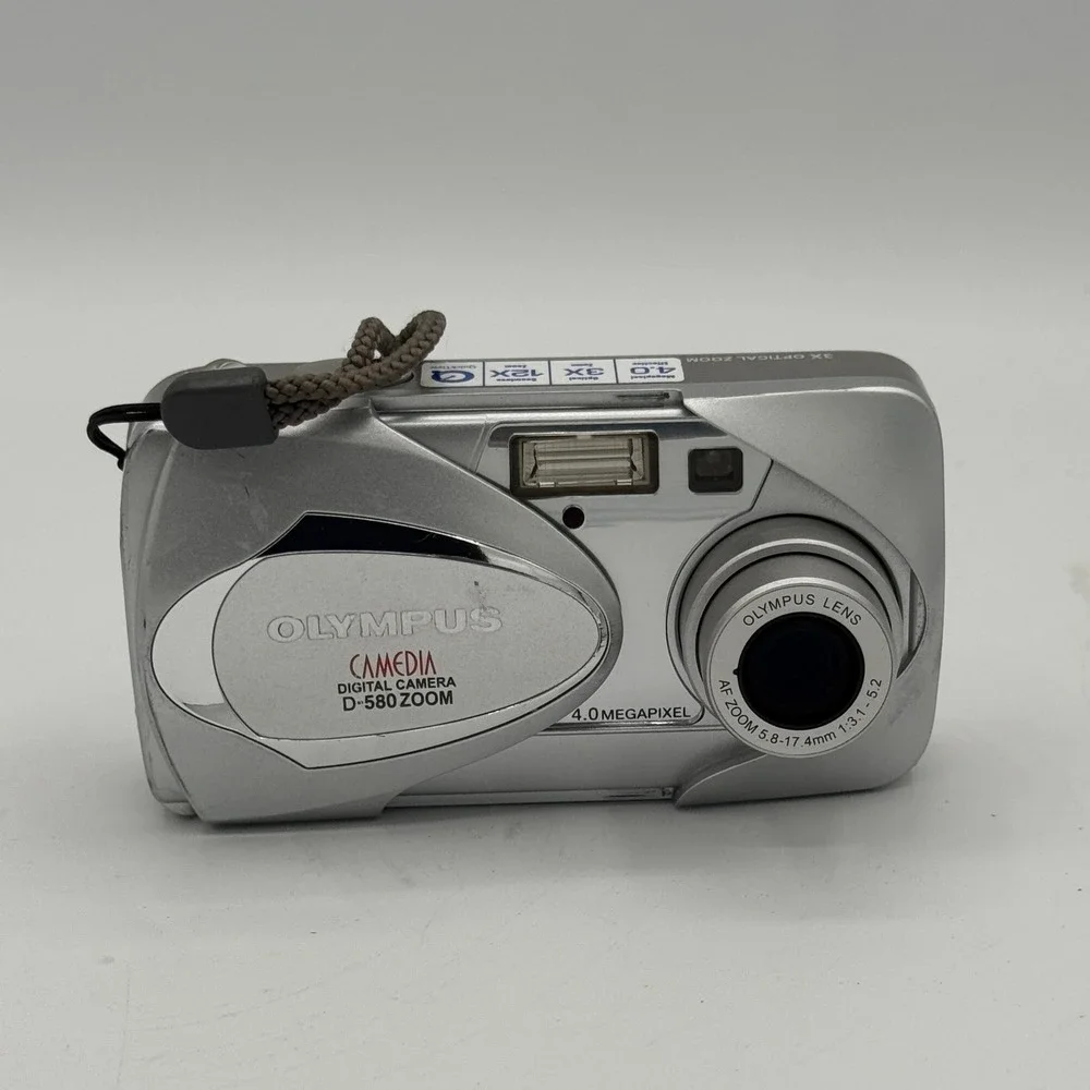 Olympus Camedia D-580 Zoom Digital Camera 4.0MP Silver Tested Working